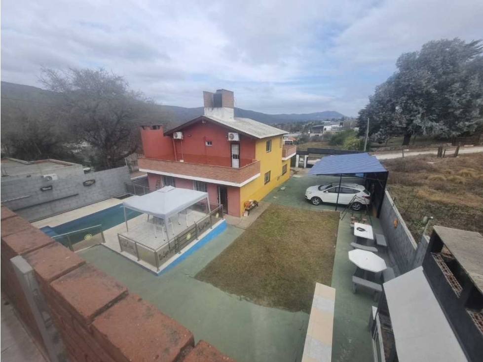 Complejo con casa mas departamentos Carlos Paz - 2
