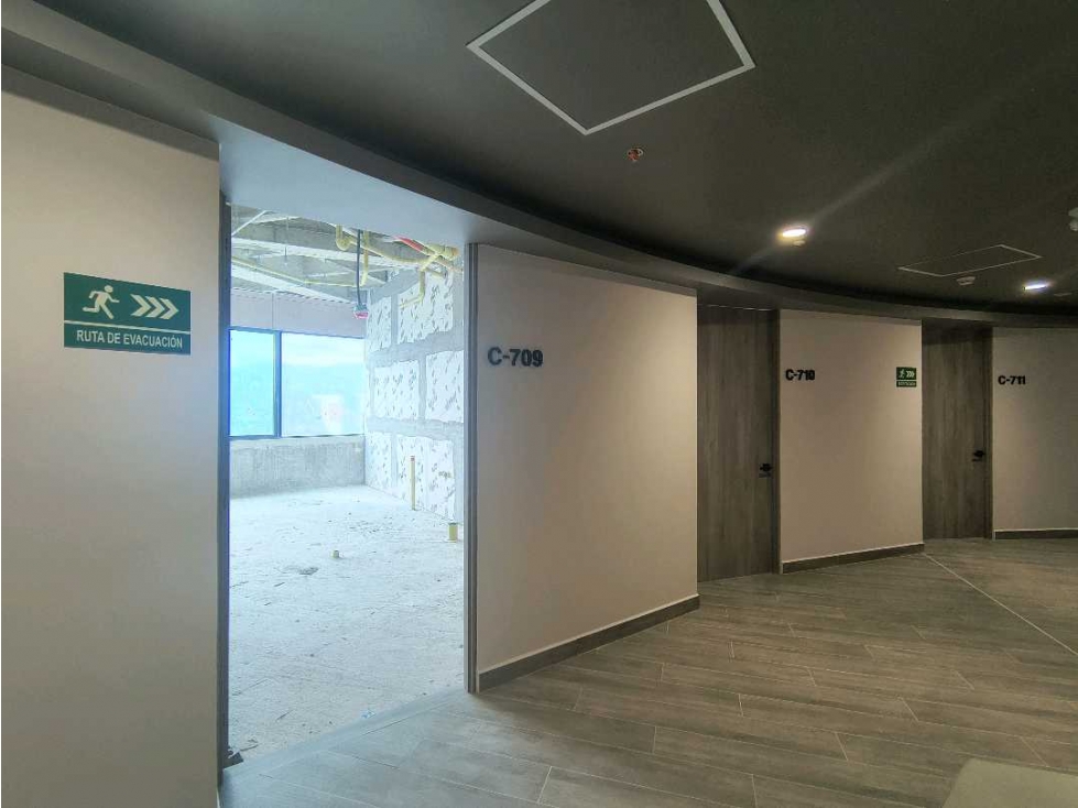 Consultorio 100 metros en Arriendo Centro Medico Zonata, Av Centenario — foto 4