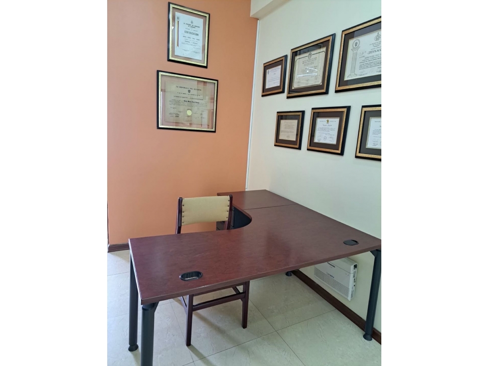 Consultorio de venta-Manta - 2