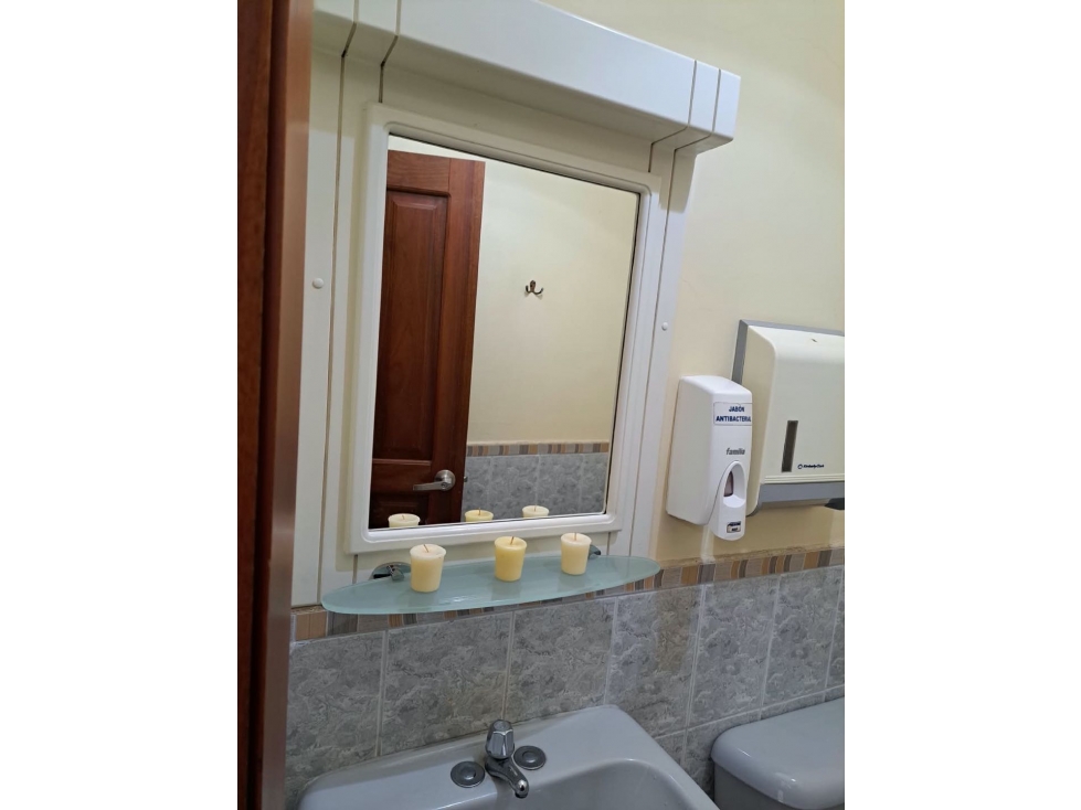 Consultorio de venta-Manta - 3