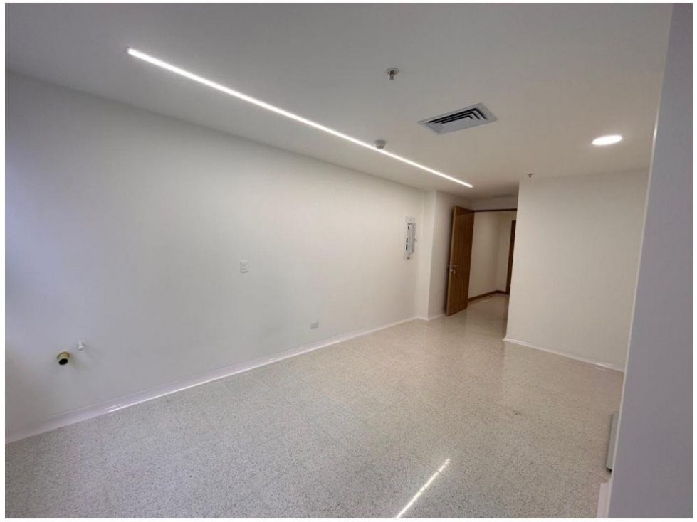 CONSULTORIO DISPONIBLE PARA ARRIENDO CIUDAD DEL RÍO — foto 2