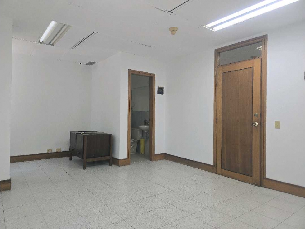 CONSULTORIO PARA LA VENTA EL POBLADO MILLA DE ORO — foto 2