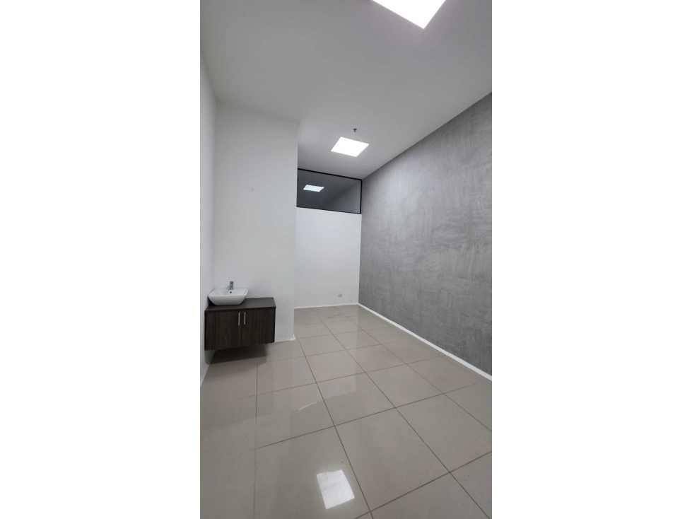 CONSULTORIO U OFICINA EN ARRENDAMIENTO C.C. MOCAWA PLAZA
