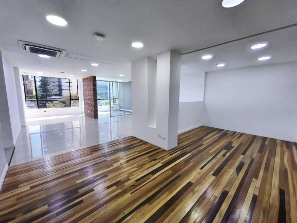 138m2 Oficina / local / consultorio arriendo en El Poblado — foto 2