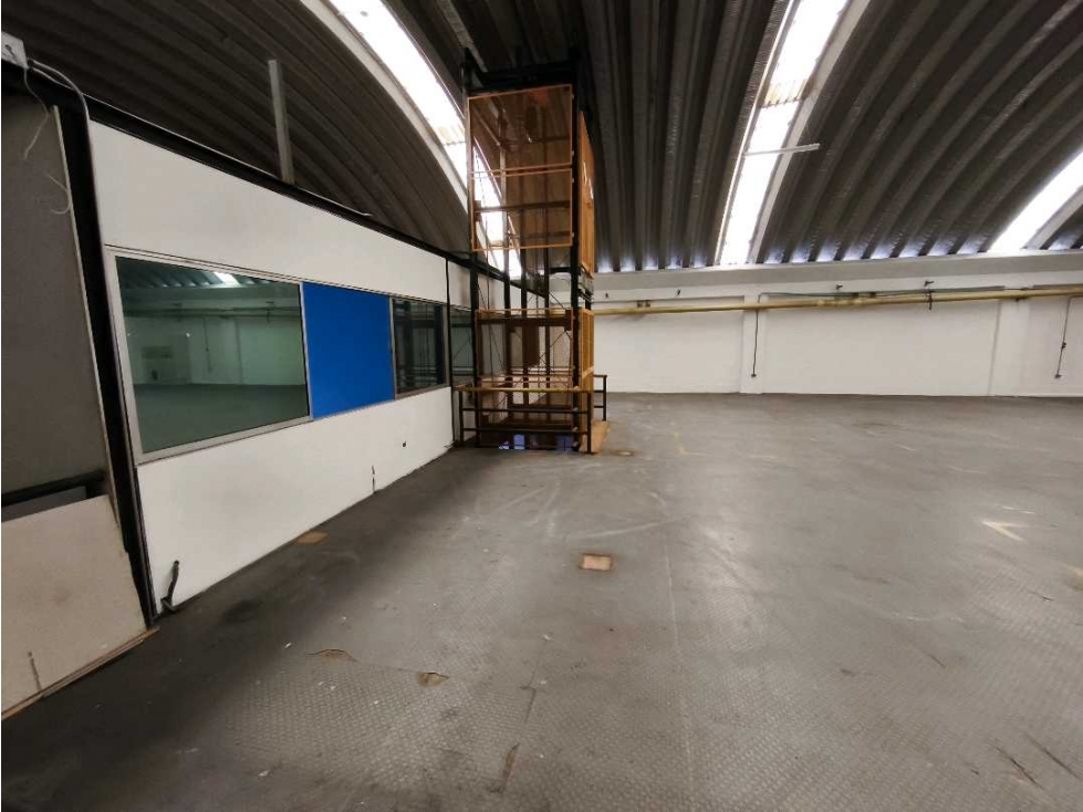 1.050m2 Bodega Arriendo 3 niveles Parque Industrial Variante Caldas - 6