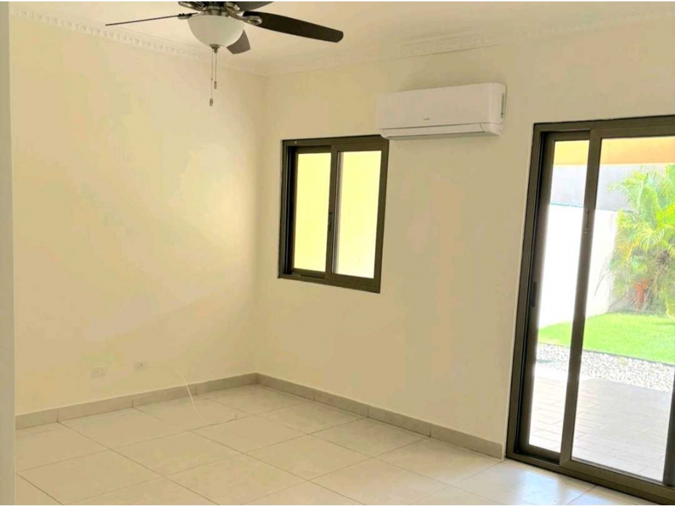 ALQUILER DE CASA EN PANAMÁ PACIFICO WOODLANDS