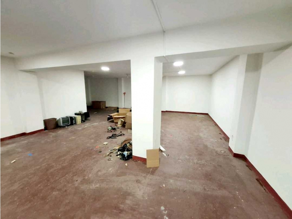 ALQUILER LOCAL EN VIA PRINCIPAL EN BELLA VISTA — foto 6