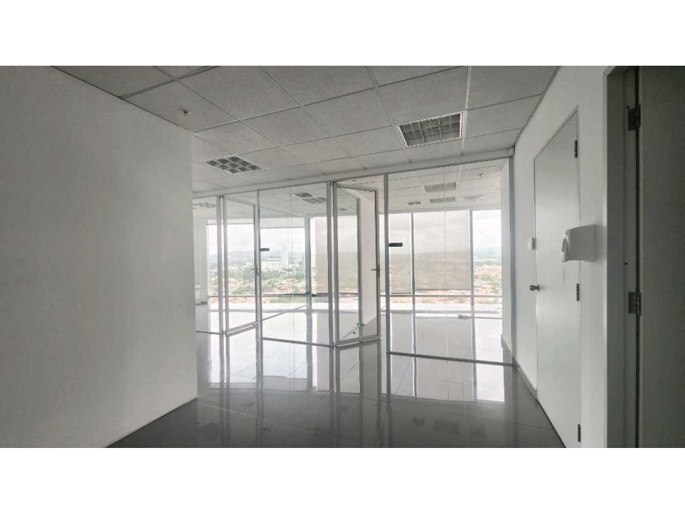 ALQUILER OFICINA 123M2 EN COSTA DEL ESTE TORRE ASEGURADORA ANCON — foto 6