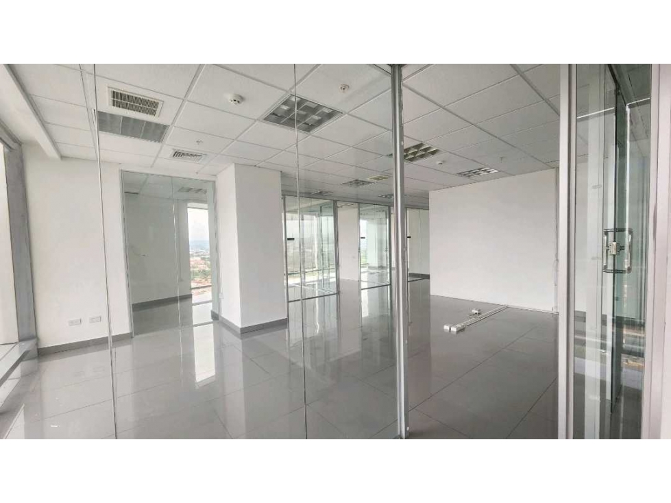 ALQUILER OFICINA 123M2 EN COSTA DEL ESTE TORRE ASEGURADORA ANCON — foto 5