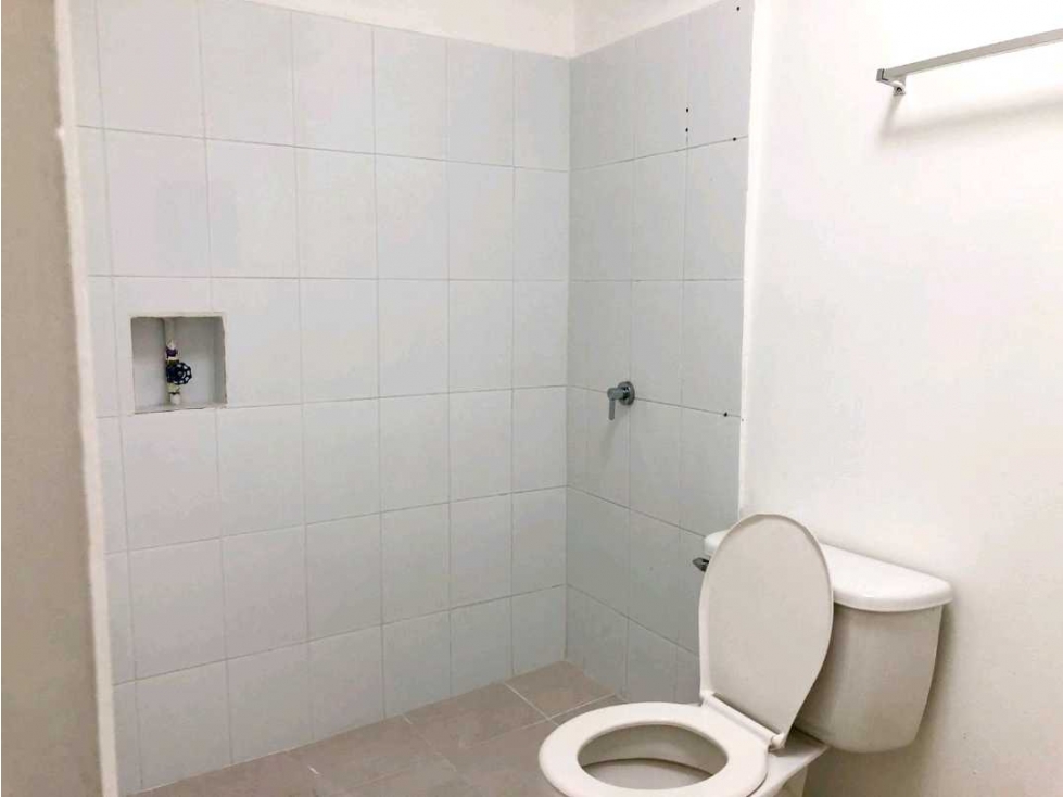 ALQUILER OFICINA CON DUCHA EN LA TUMBA MUERTO EN EL PH CENTURY TOWER - 6