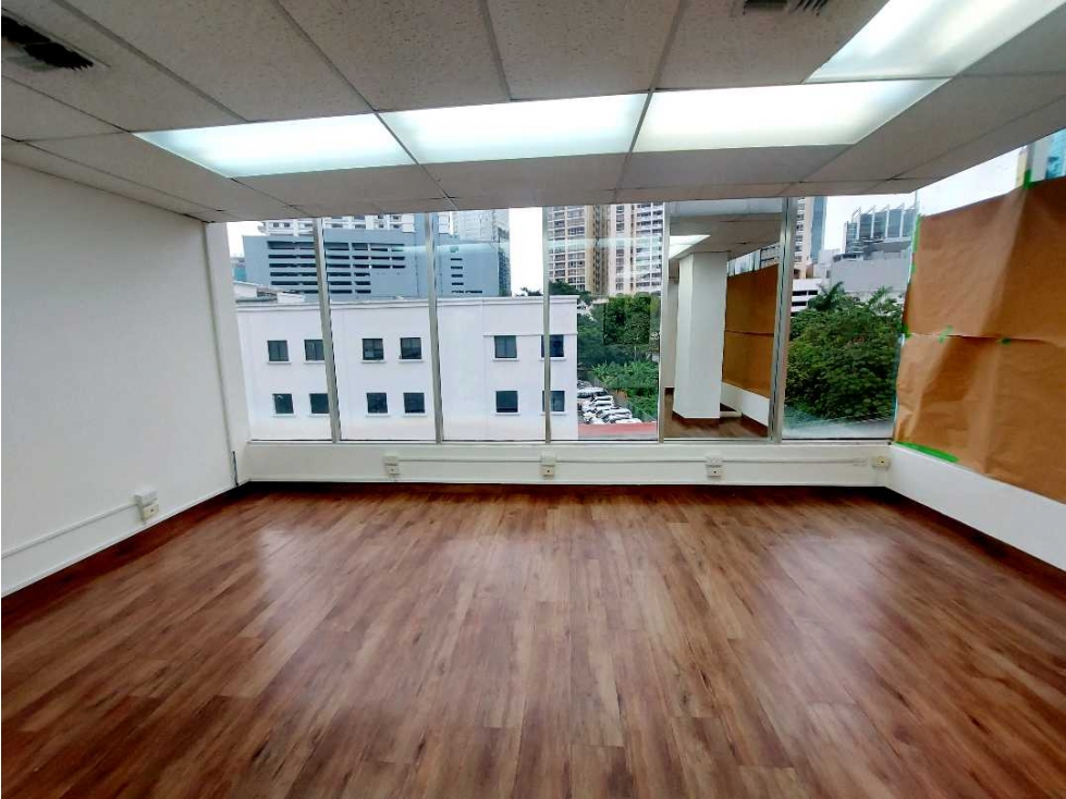 VENTA Y ALQUILER OFICINA 78m2 CON A/A EN OBARRIO A PASOS DE VIA ESPAÑA — foto 2