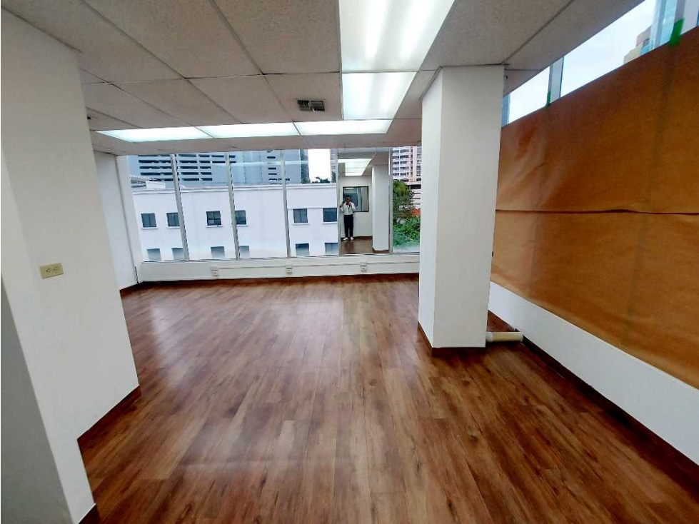 VENTA Y ALQUILER OFICINA 78m2 CON A/A EN OBARRIO A PASOS DE VIA ESPAÑA — foto 5