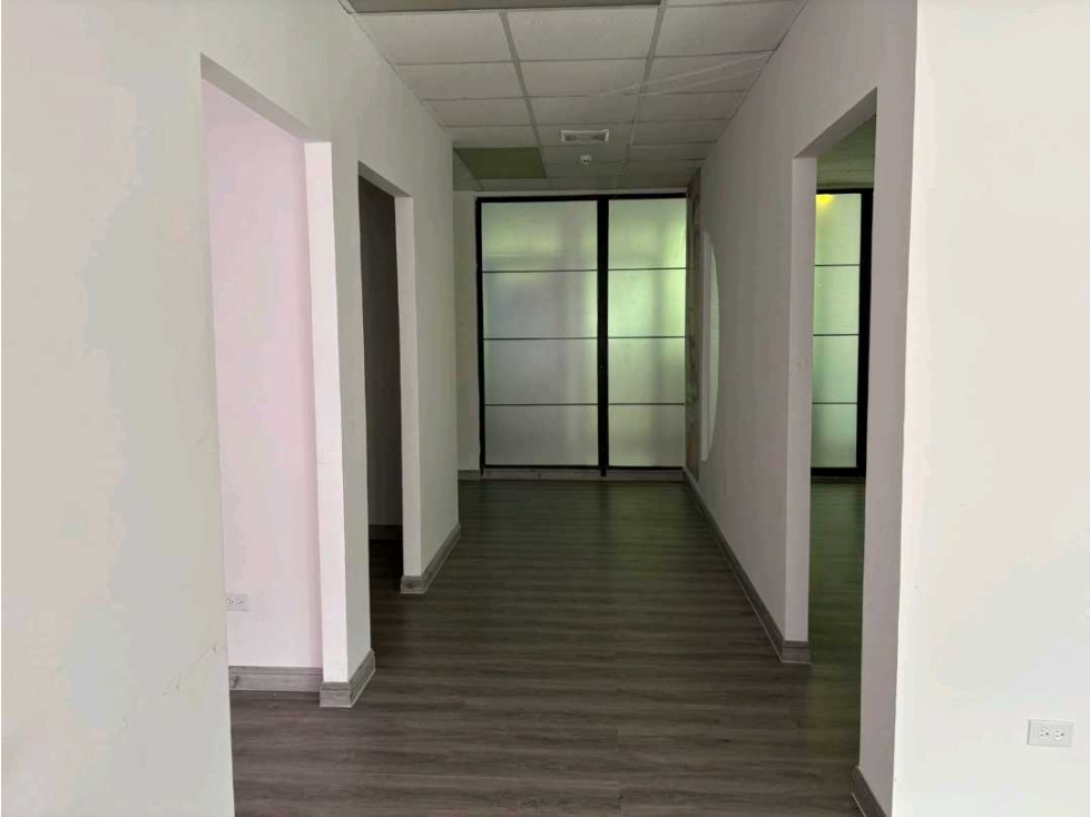 ALQUILER OFICINA EL DORADO 73m2 CENTURY TOWER BL - 3