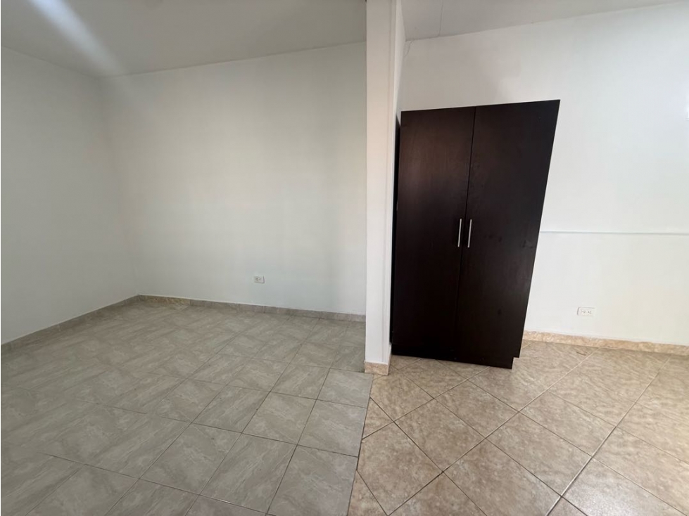 ALQUILO APARTAESTUDIO UN AMBIENTE JUNIN SEGUNDO PISO SERVICIOS - 3