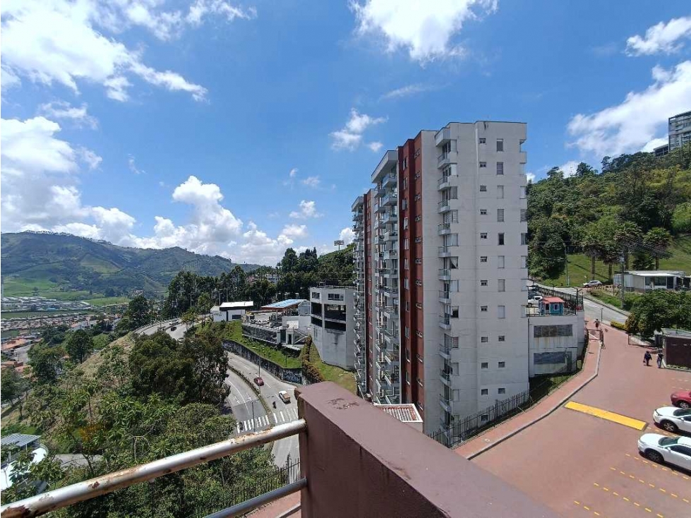Venta Apartamento 5 alcobas Conjunto Cerrado El Trébol Manizales — foto 2
