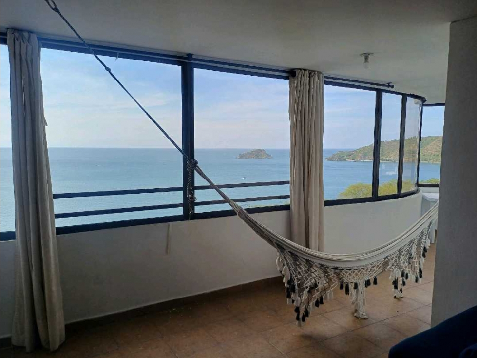 Apartamento Remodelado con Salida al Mar- Rodadero - 005R