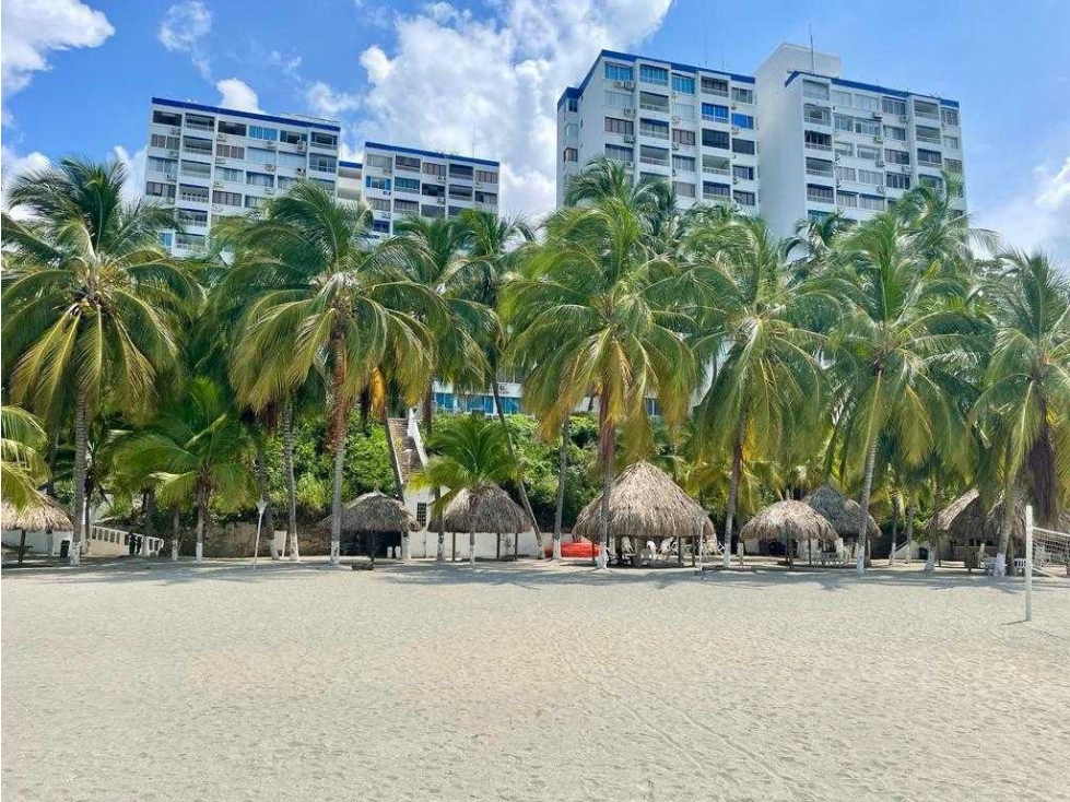 Apartamento en Primera Línea del Mar cerca al Decameron - 005