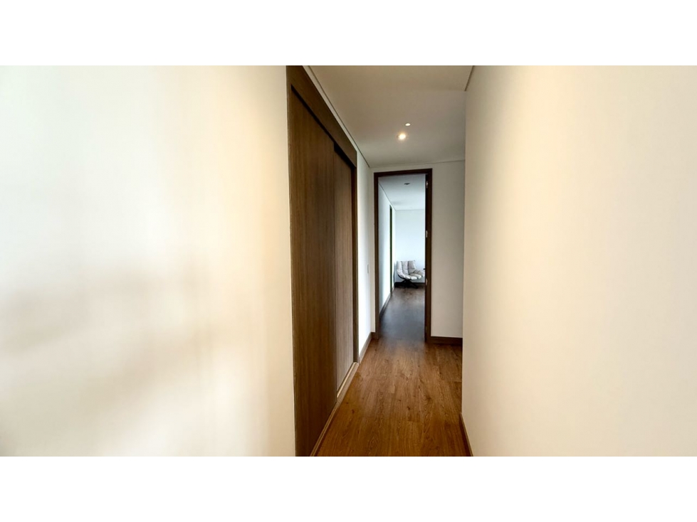 Apartamento en Venta piso alto, sector El Campestre - El Poblado — foto 4