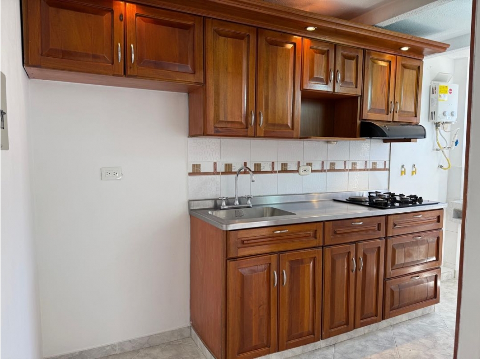 Arriendo apartamento Loma de los Bernal — foto 2