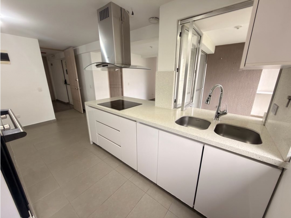 Arriendo apartamento Loma de los Bernal — foto 2