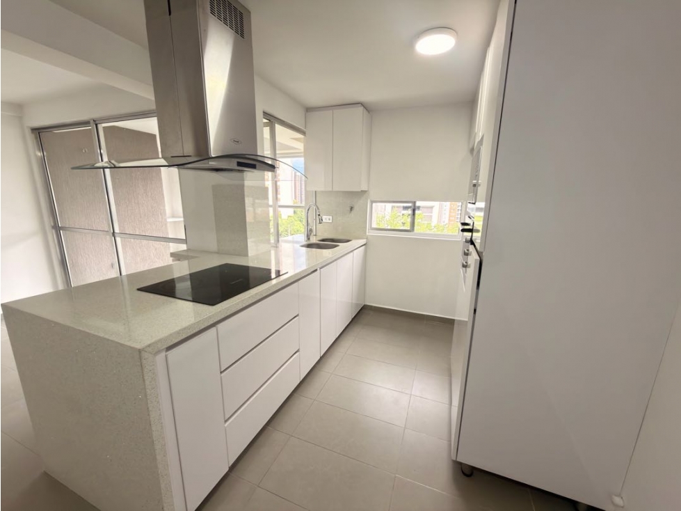 Arriendo apartamento Loma de los Bernal — foto 3