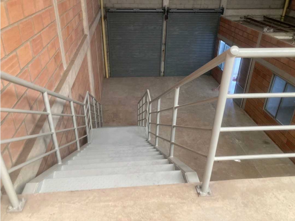 BODEGA EN ARRIENDO CENTRO EMPRESARIAL MONTERIA - 4