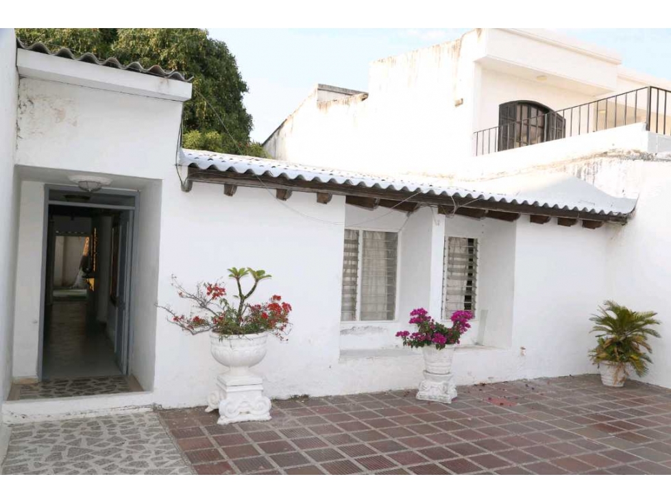 Casa de oportunidad en barrio Jardín 005
