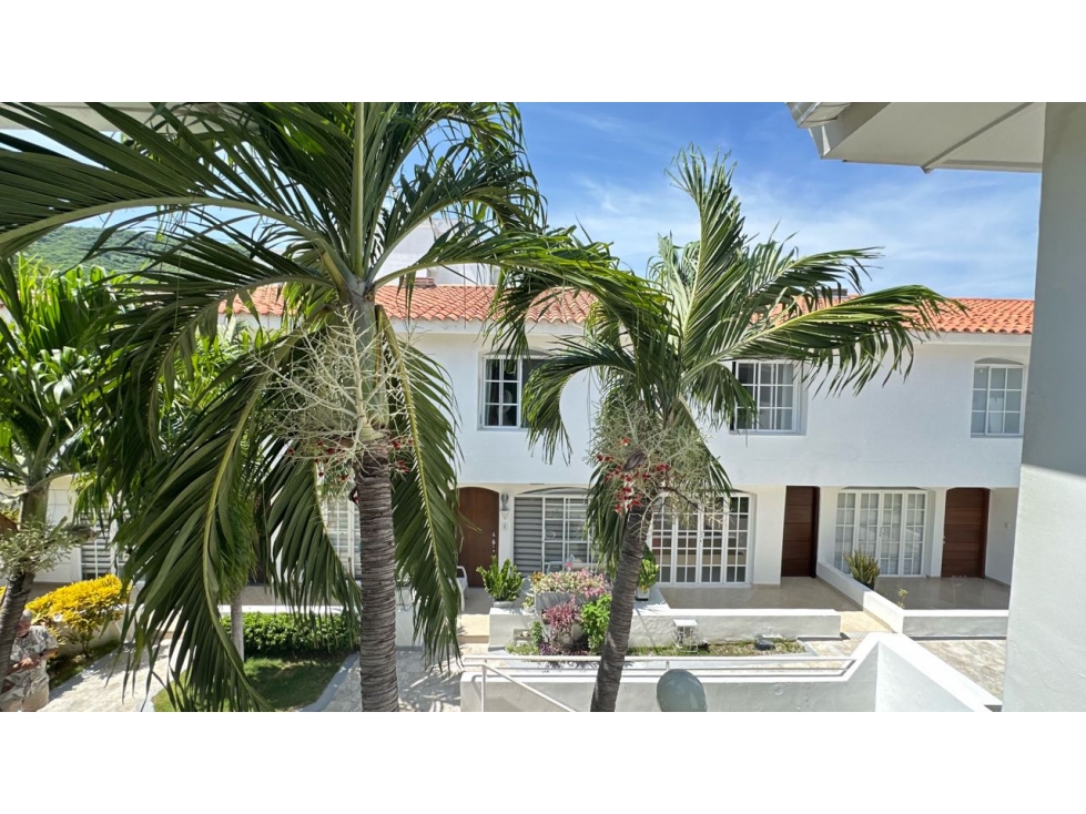 MODERNA CASA CON SISTEMA DE PANEL SOLAR Rodadero Reservado-060