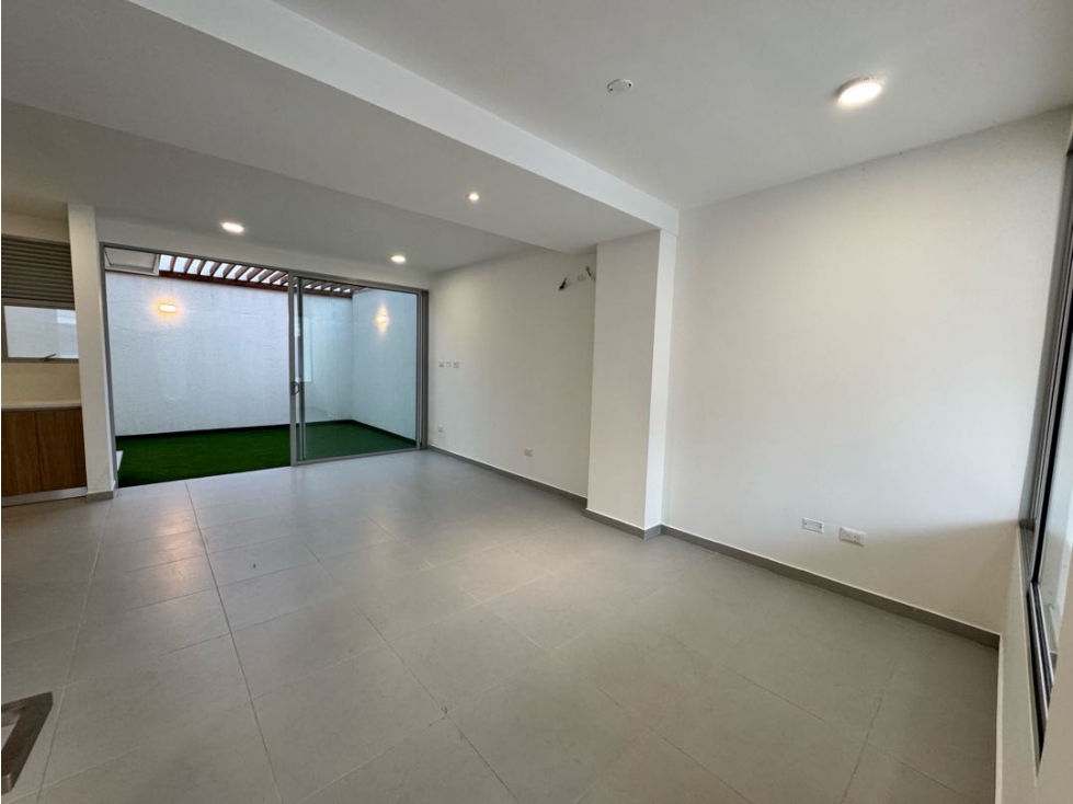 CASA EN VENTA en Coralina Bahía | Patio Amplio — foto 3