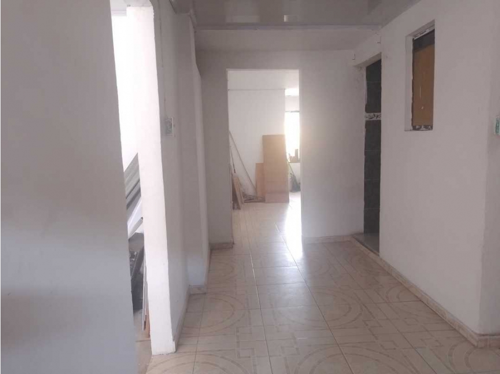 VENDO CASA EN EL BARRIO MUNICIPAL DE 3 PISOS CALI