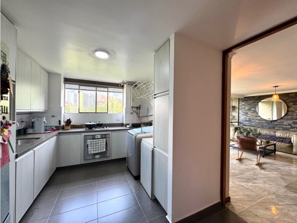 Venta apartamento balcón vista panorámica. El Poblado, San Lucas. - 4