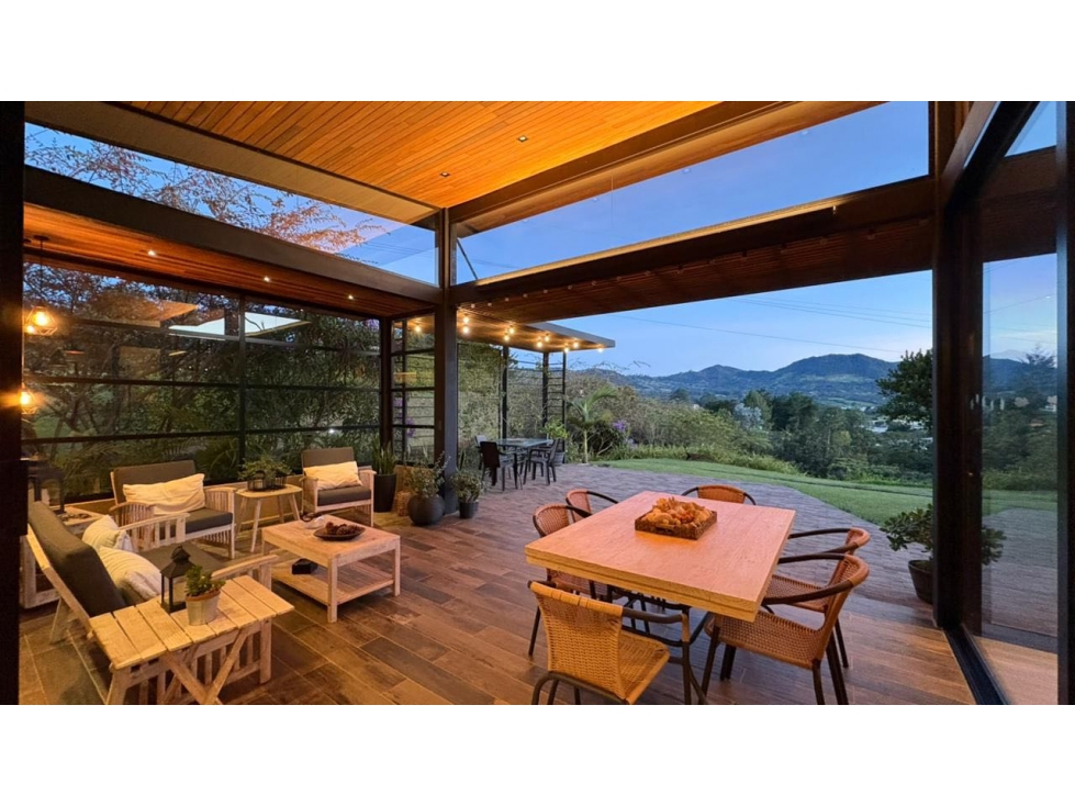 Espectacular casa en venta en Vía la Ceja, Antioquía