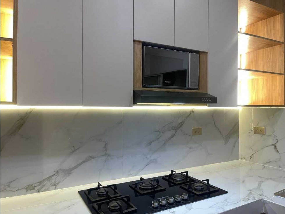 Hermosa casa remodelada cerca a todo - 005 — foto 4