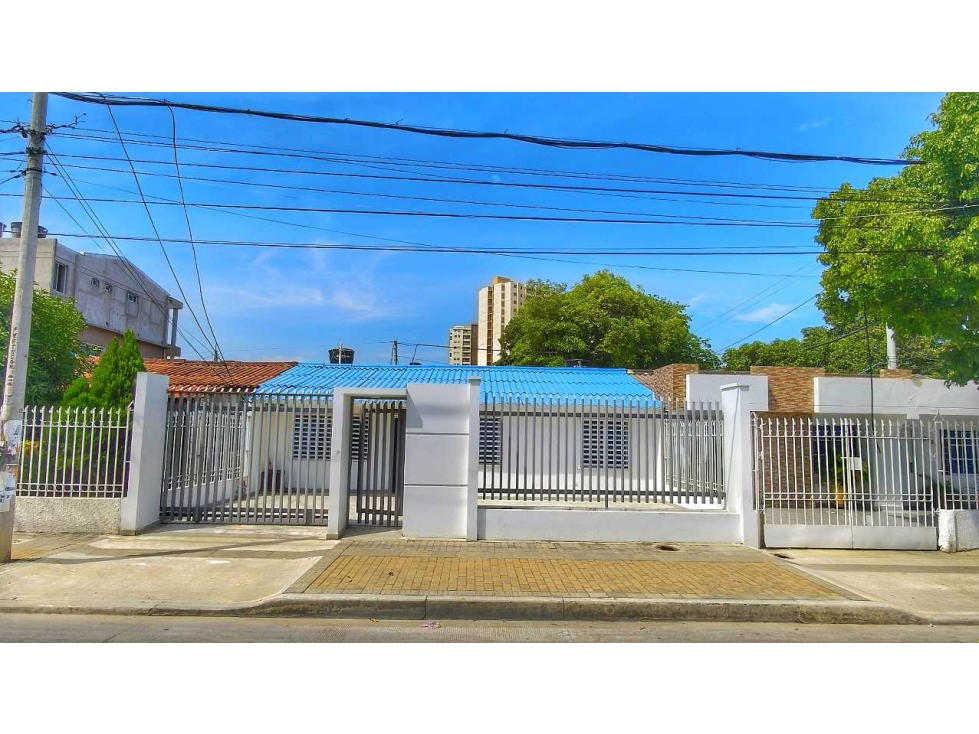 Hermosa Casa Remoddelada con ubicacón Excepcional - 005R
