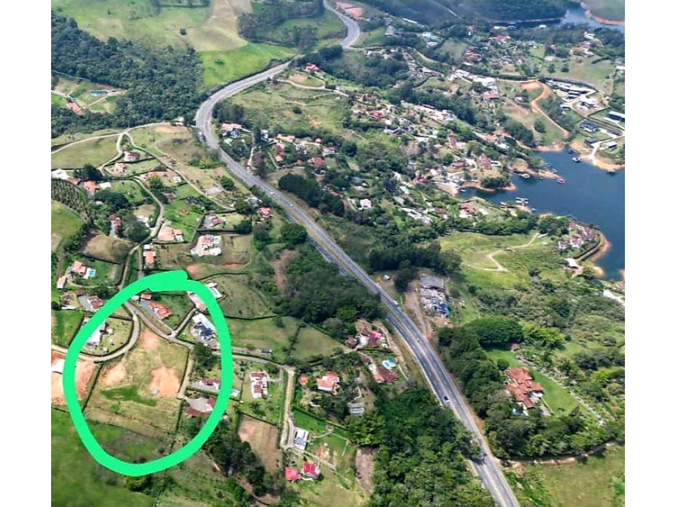 Lote adecuado para construir y negociable en Lago Calima Los Pinos uno - 2
