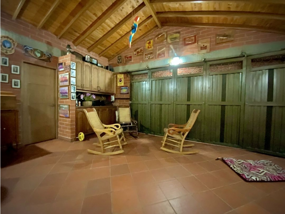 Venta Finca Aeropuerto con 2 Casas NO Administracion Permite Pesebrera — foto 3