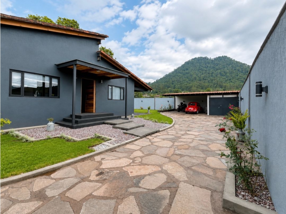 RENTA DE CASA MUY ILUMINADA Y CON AMPLIO JARDIN | CERRO GORDO — foto 2