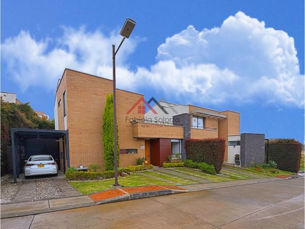 EXCLUSIVA CASA EN VENTA EN LA SABANA CAJICÁ LOS ROBLES