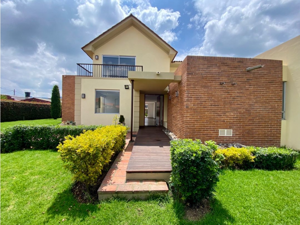 SE VENDE CASA CAMPESTRE EN CAJICA