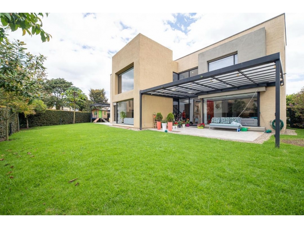 SE VENDE CASA EN COTA