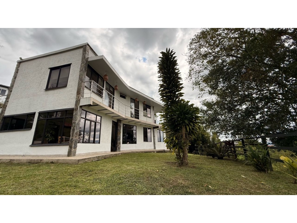 Casa campestre en venta en Circasia Quindío AMOBLADA