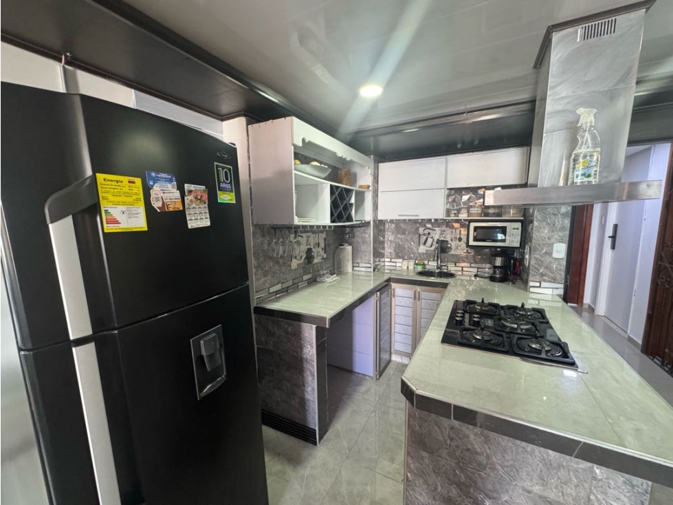 VENDO APARTAMENTO REMODELADO EDIFICIO TOCAHAGUA LAGUITO — foto 5