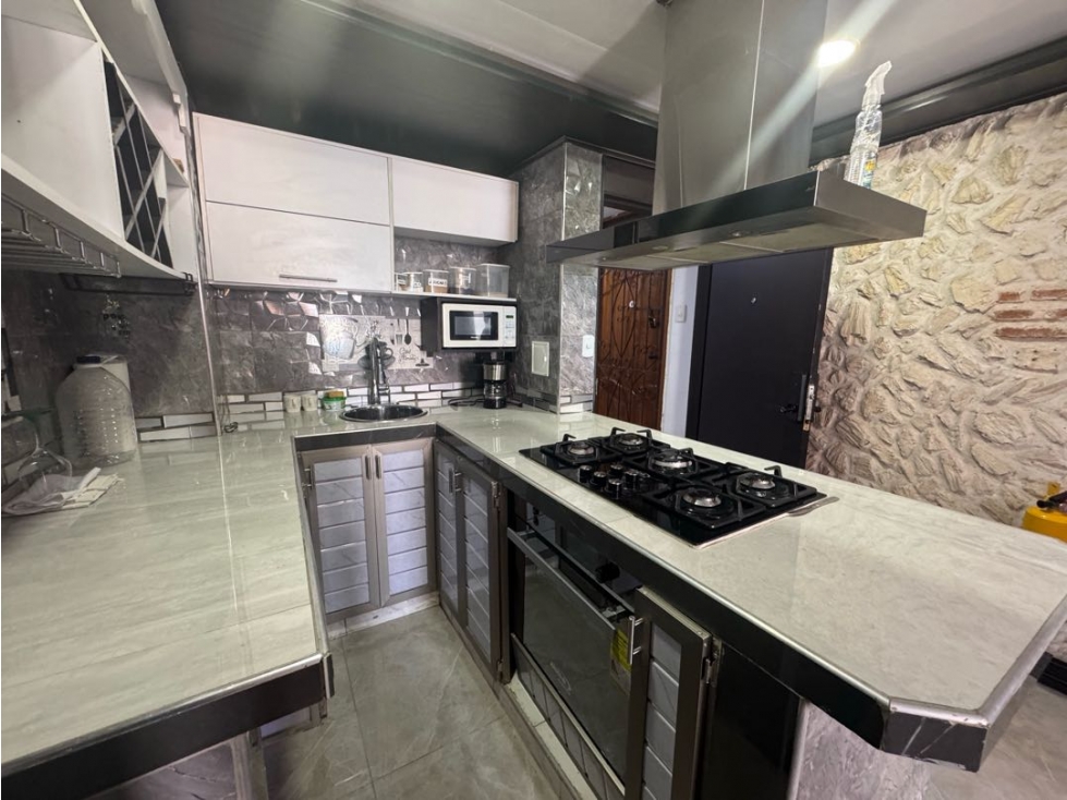 VENDO APARTAMENTO REMODELADO EDIFICIO TOCAHAGUA LAGUITO — foto 6