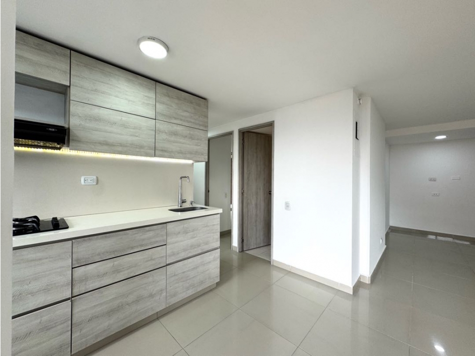Venta apartamento. Balcón, vista. El Poblado, Castropol. Ud. completa. — foto 3
