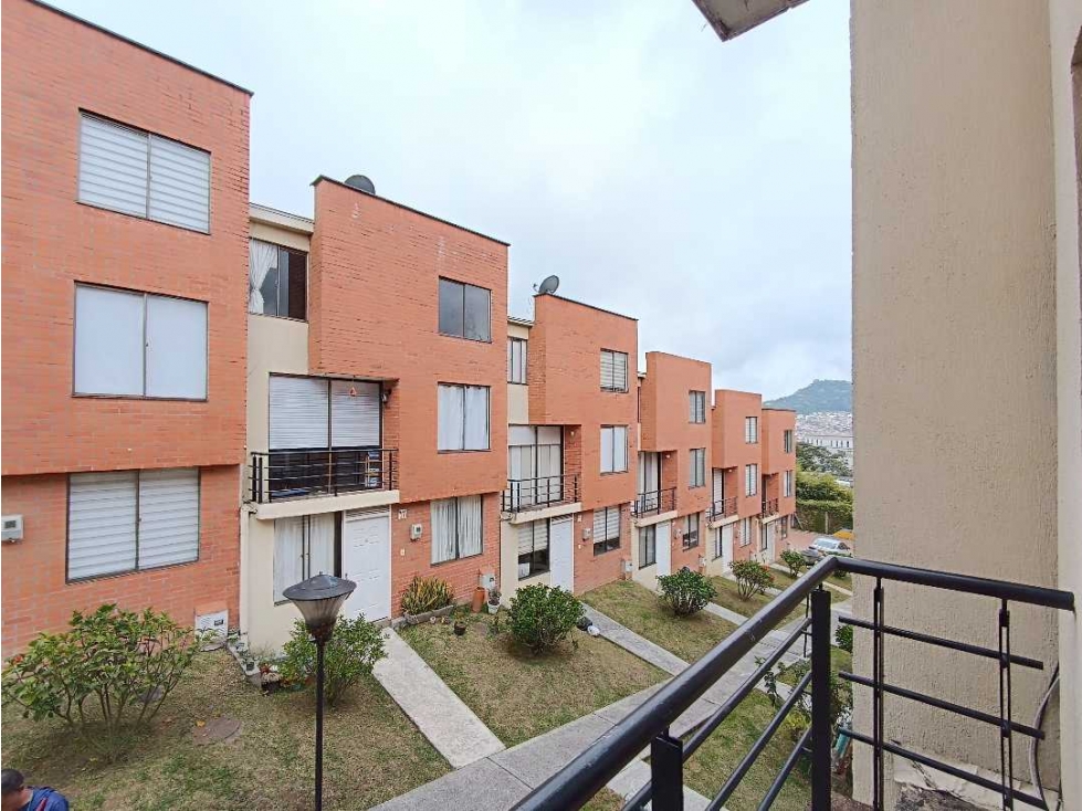 Venta Casa 3 alcobas Conjunto Cerrado Los Rosales Manizales — foto 2