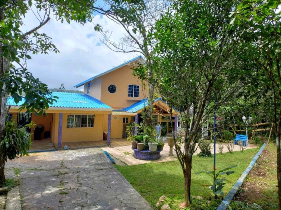 VENTA CASA EN CERRO AZUL