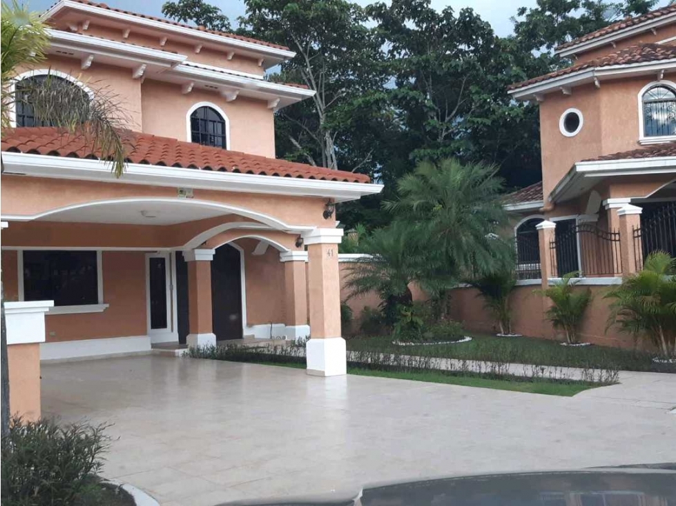 ALQUILER DE CASA EN CLAYTON VILLAGE