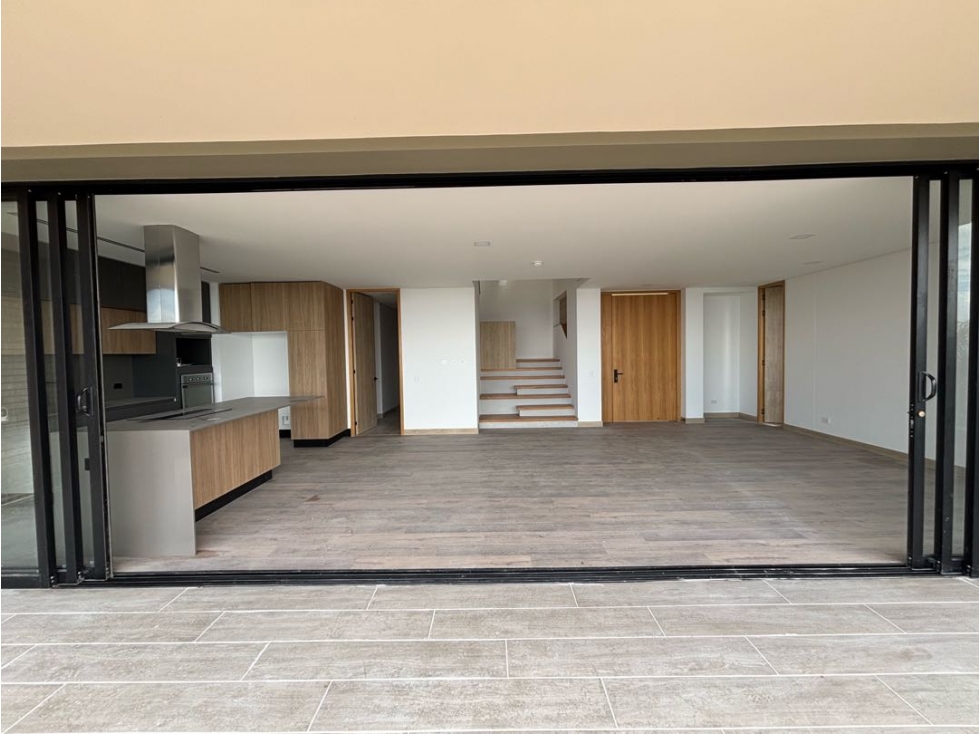 Venta de Casa Vista Panorámica en Parcelación Sajonía Cerca al Túnel — foto 5