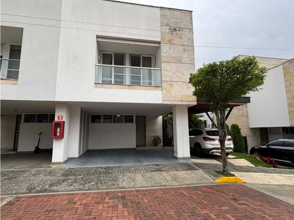 VENTA DE HERMOSA CASA EN PANCE SUR DE CALI - 1