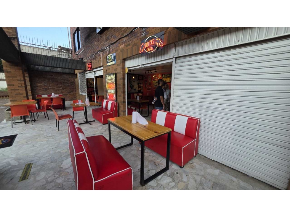 Venta de local alquilado a restaurante, Av. de los Cerros, sur — foto 5